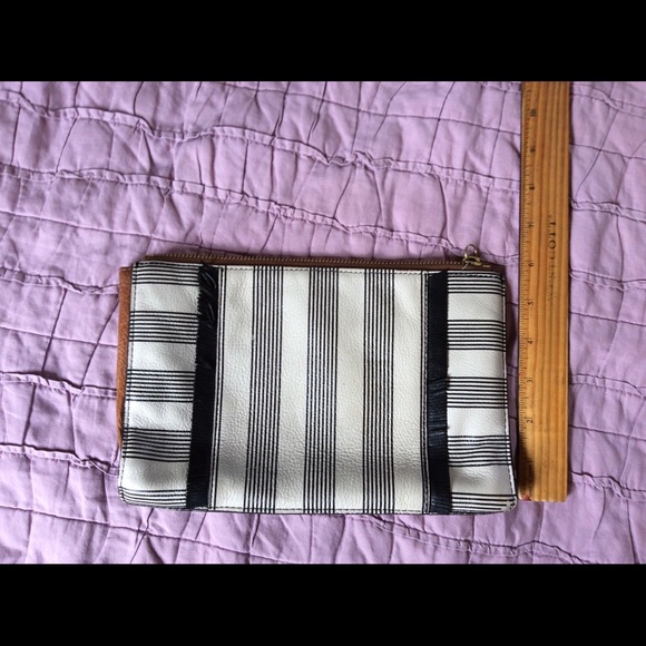 Leather clutch , good condition - Picture 2 of 5